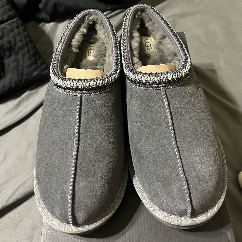 Men Ugg slides